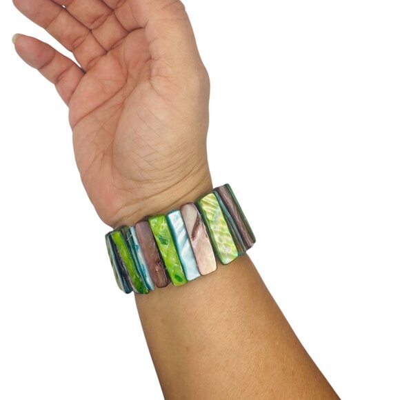 Vintage Abalone Mother-Of-Pearl Stretch Bracelet With Multicolor Shell Design - Picture 4 of 7